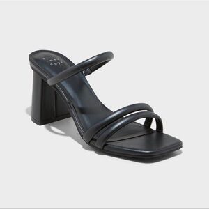 NWT Women's Black Strappy Sandals - Chunky Heel - Size 7